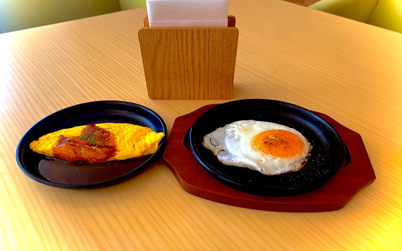 朝食オーダー制　オムレツ　目玉焼き